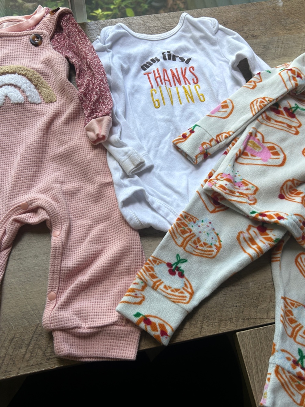 Pink Waffle-Knit jumper Rainbow Baby Pajamas - 9-12 months Carters, Cat & Jack